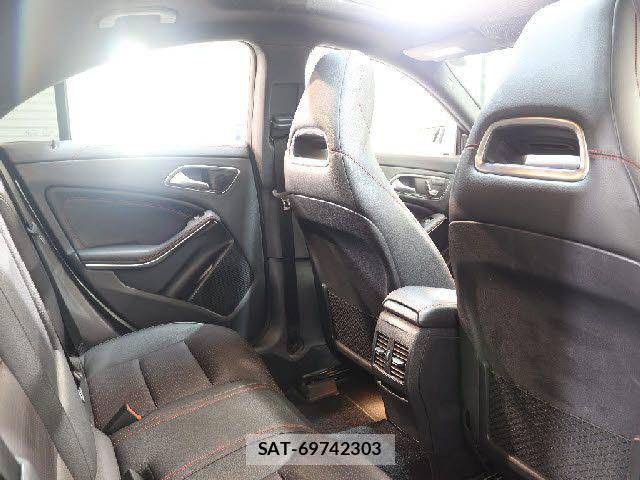 Mercedes Benz CLA-CLASS 2017-03 1354886-13