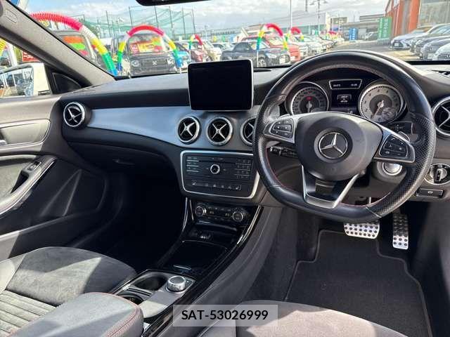 Mercedes Benz CLA-CLASS 2015-01 2030612-13