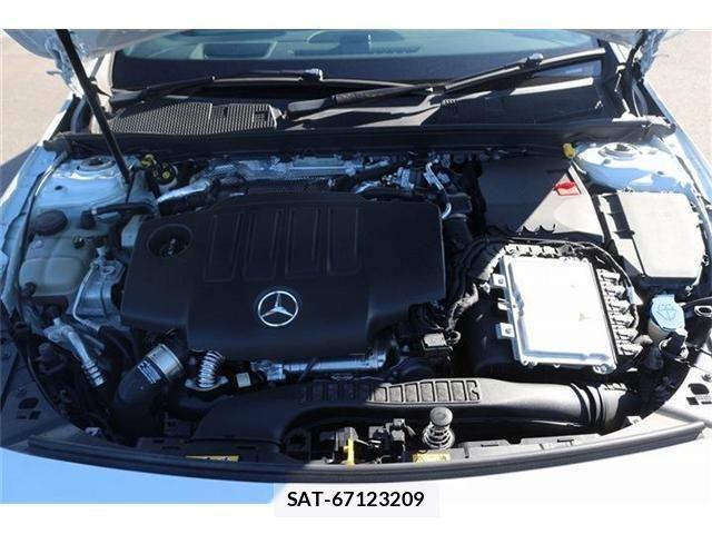 Mercedes Benz CLA-CLASS 2019-11 2318414-19