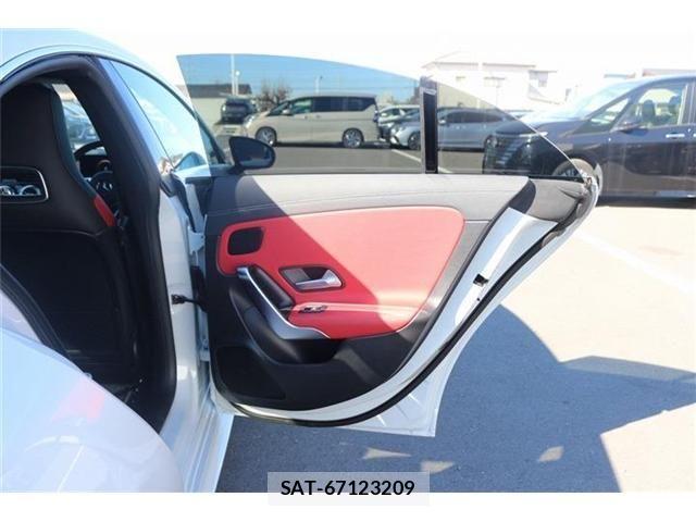 Mercedes Benz CLA-CLASS 2019-11 2318414-29