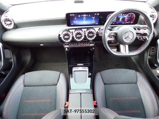 Mercedes Benz CLA-CLASS 2024-04 2963633-1