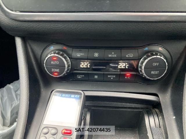 Mercedes Benz CLA-CLASS 2014-11 6245616-17
