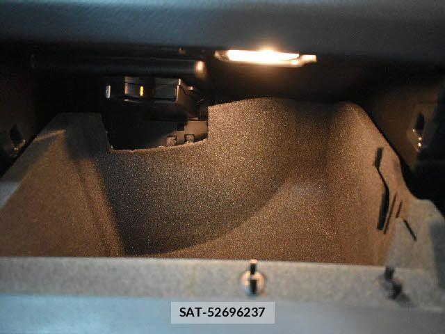 Mercedes Benz CLA-CLASS 2013-08 6908253-13