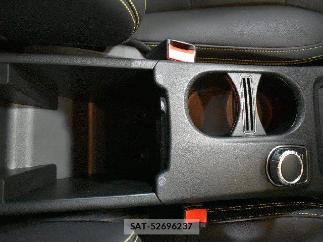 Mercedes Benz CLA-CLASS 2013-08 6908253-16