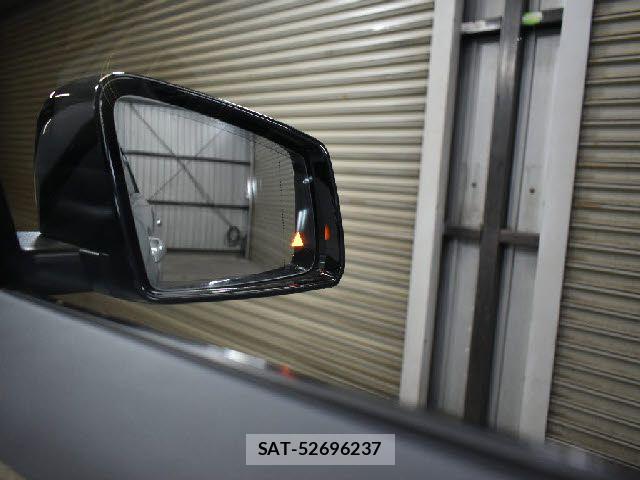 Mercedes Benz CLA-CLASS 2013-08 6908253-4