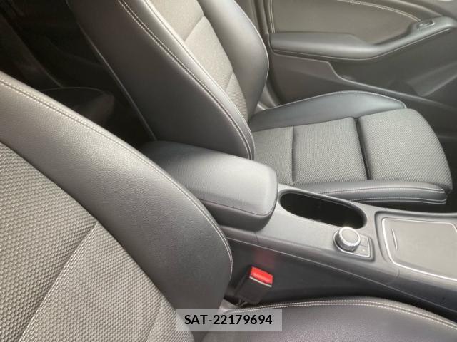 Mercedes Benz CLA-CLASS 2017-06 7216369-10