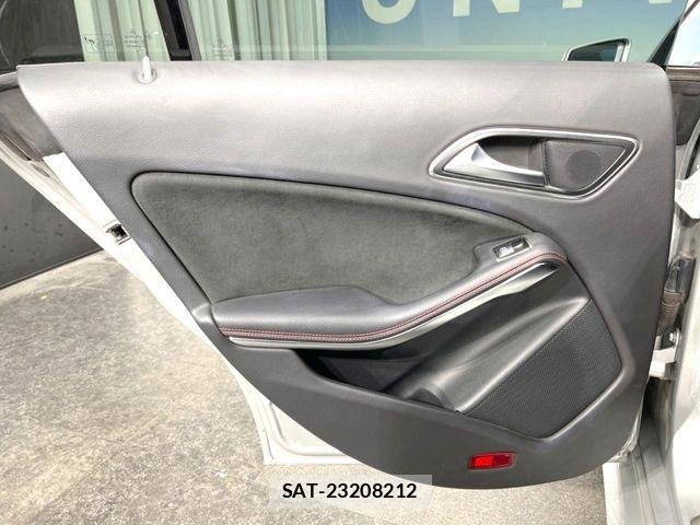 Mercedes Benz CLA-CLASS 2016-11 7216367-18