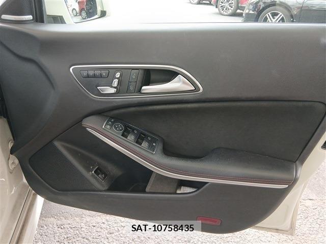 Mercedes Benz CLA-CLASS 2017-09 7328273-13