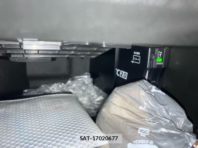 Mercedes Benz CLA-CLASS 2020-04 7562412-24
