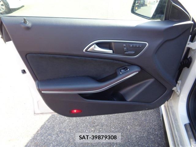 Mercedes Benz CLA-CLASS 2014-06 7617977-22