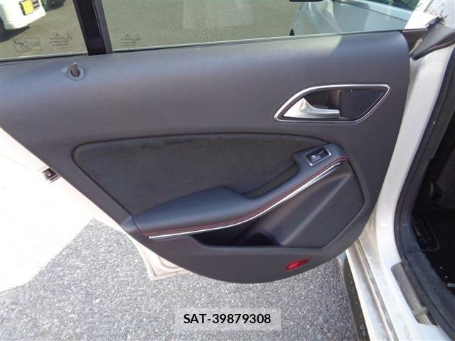 Mercedes Benz CLA-CLASS 2014-06 7617977-23