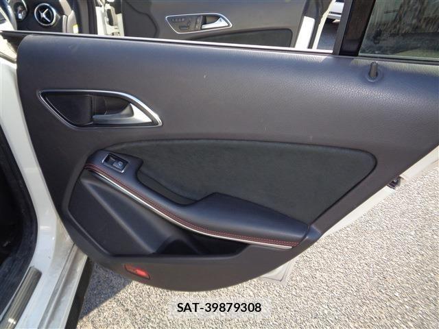 Mercedes Benz CLA-CLASS 2014-06 7617977-24
