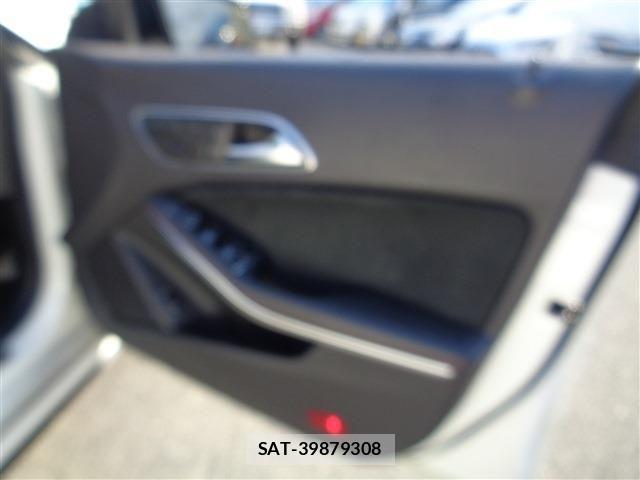 Mercedes Benz CLA-CLASS 2014-06 7617977-25
