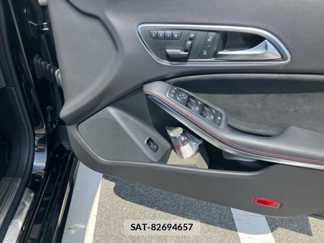 Mercedes Benz CLA-CLASS 2013-09 8036673-12