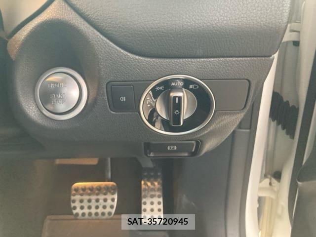 Mercedes Benz CLA-CLASS 2018-08 8100361-17