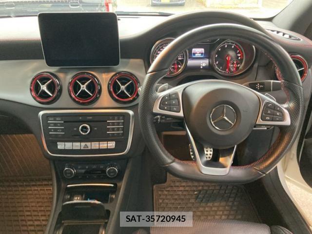 Mercedes Benz CLA-CLASS 2018-08 8100361-18