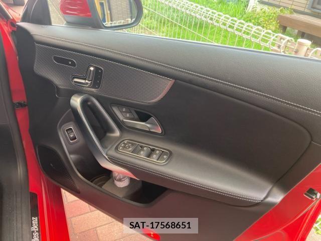 Mercedes Benz CLA-CLASS 2019-11 8100360-5
