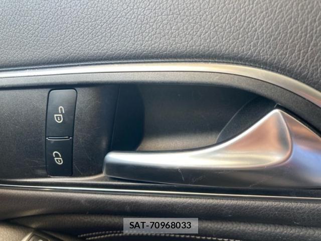 Mercedes Benz CLA-CLASS 2018-04 8100359-13