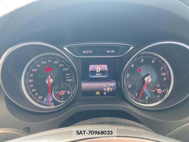Mercedes Benz CLA-CLASS 2018-04 8100359-18