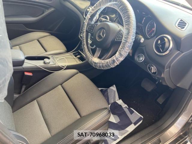 Mercedes Benz CLA-CLASS 2018-04 8100359-24