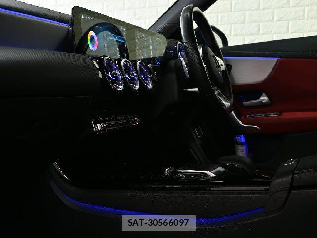 Mercedes Benz CLA-CLASS 2021-07 8131163-1