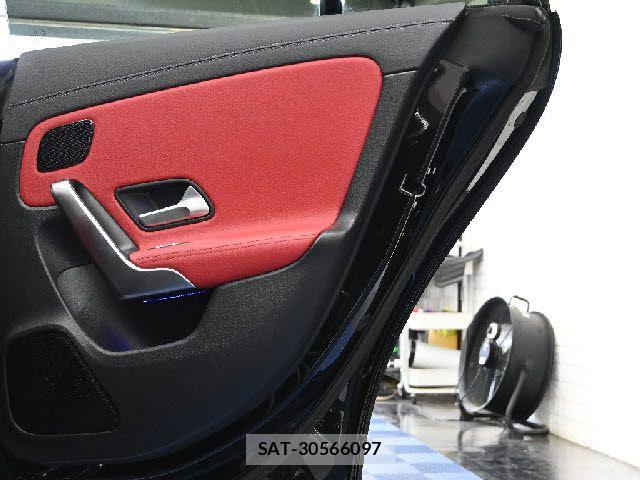 Mercedes Benz CLA-CLASS 2021-07 8131163-24