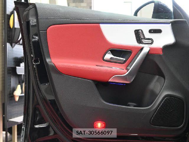Mercedes Benz CLA-CLASS 2021-07 8131163-25
