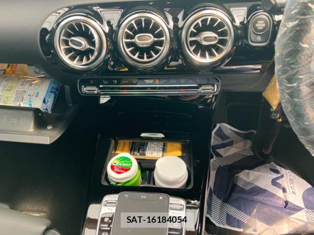 Mercedes Benz CLA-CLASS 2019-09 8230770-24