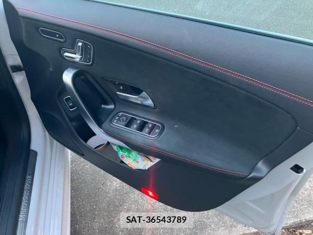 Mercedes Benz CLA-CLASS 2024-02 8336720-9