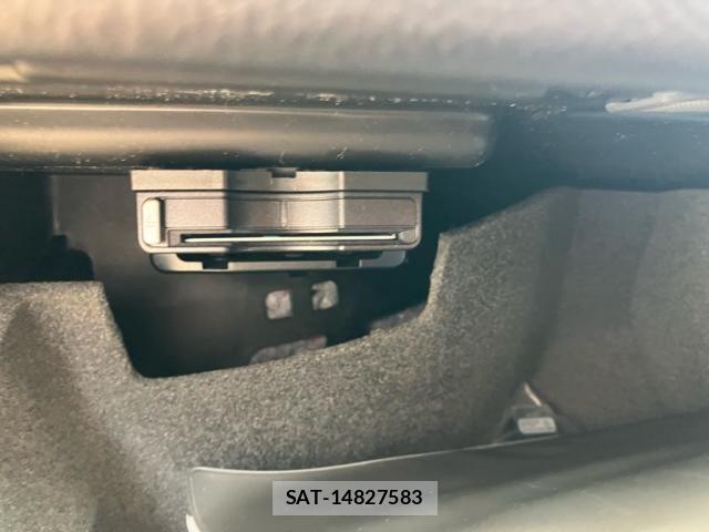 Mercedes Benz CLA-CLASS 2014-06 8366928-28