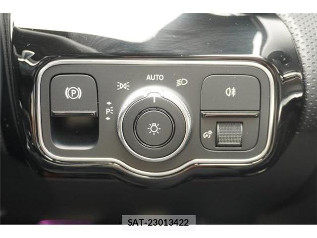 Mercedes Benz CLA-CLASS 2019-12 8366927-28