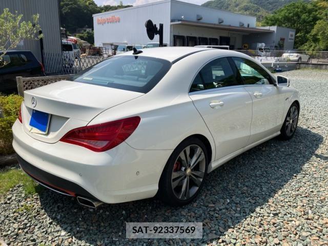 Mercedes Benz CLA-CLASS 2013-12 8413528-2