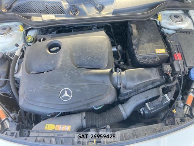 Mercedes Benz CLA-CLASS 2014-02 8438411-9