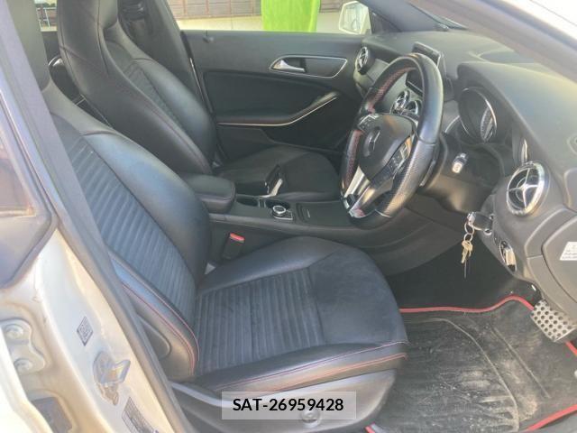 Mercedes Benz CLA-CLASS 2014-02 8438411-10