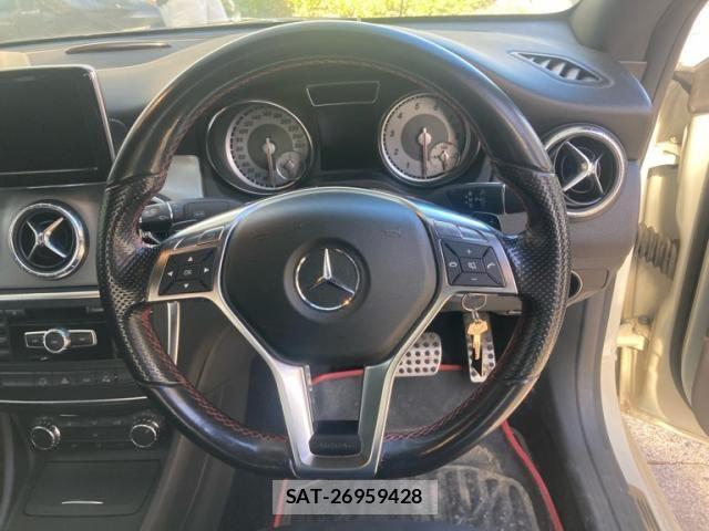 Mercedes Benz CLA-CLASS 2014-02 8438411-12