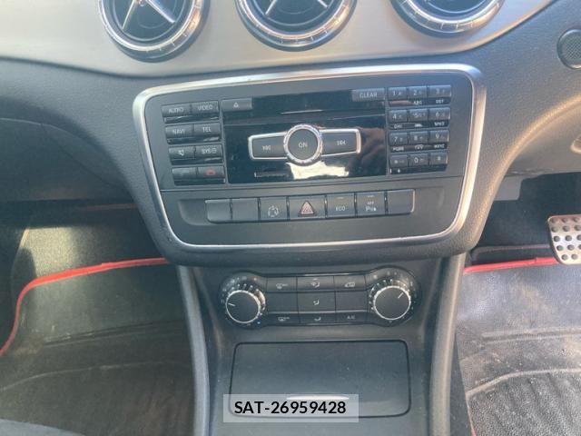Mercedes Benz CLA-CLASS 2014-02 8438411-15
