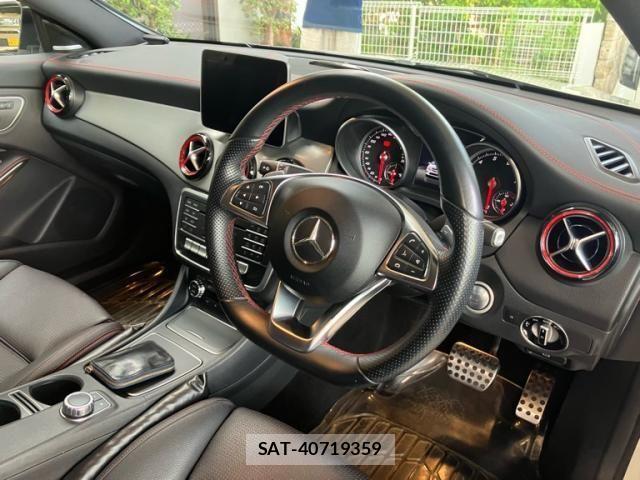 Mercedes Benz CLA-CLASS 2018-03 8438404-11