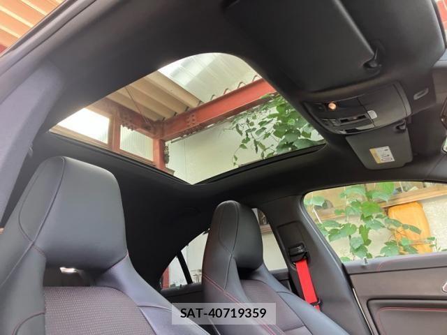 Mercedes Benz CLA-CLASS 2018-03 8438404-15