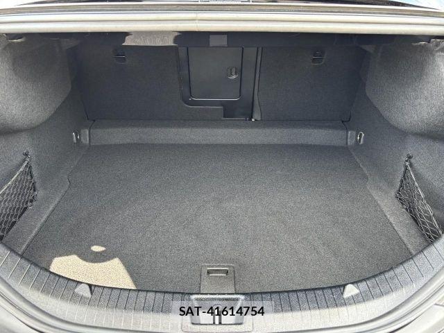 Mercedes Benz CLA-CLASS 2017-03 8525702-9
