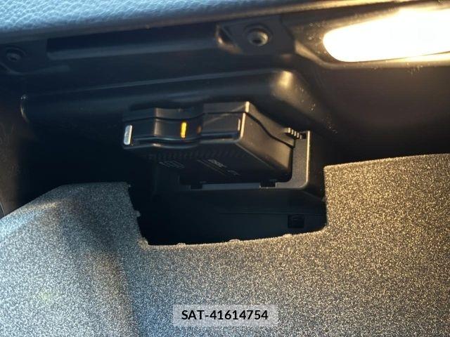 Mercedes Benz CLA-CLASS 2017-03 8525702-15