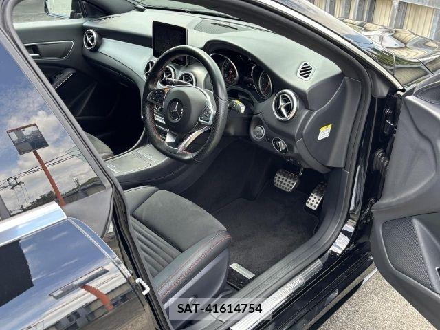 Mercedes Benz CLA-CLASS 2017-03 8525702-3