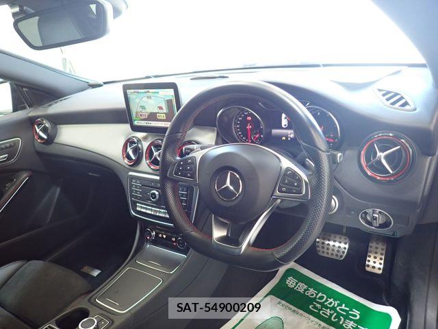 Mercedes Benz CLA-CLASS 2018-02 8743817-1