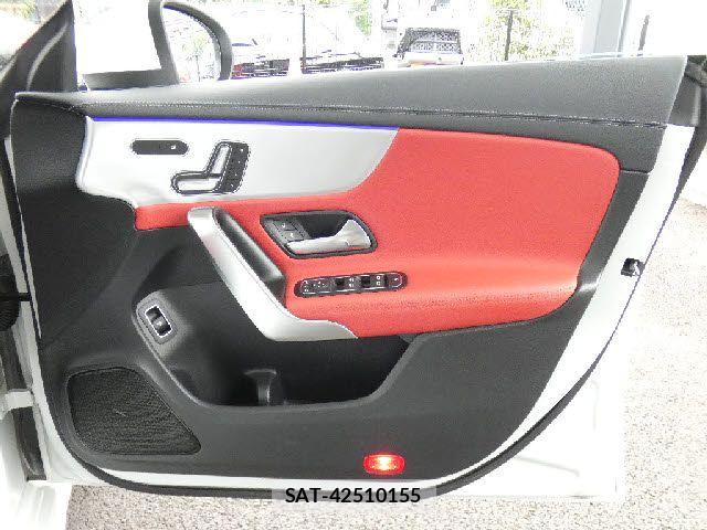 Mercedes Benz CLA-CLASS 2019-12 8743821-23