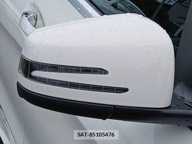 Mercedes Benz CLA-CLASS 2017-08 8743824-22