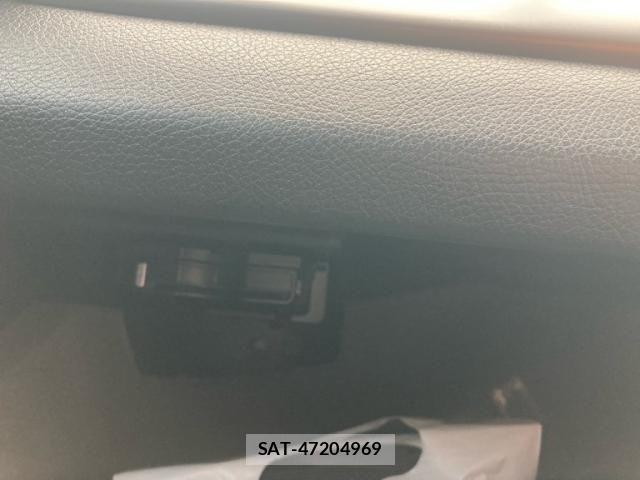 Mercedes Benz CLA-CLASS 2019-01 8830243-24