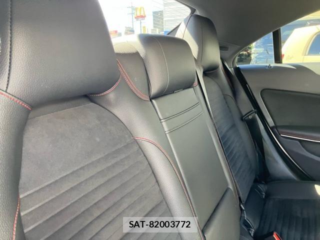 Mercedes Benz CLA-CLASS 2016-01 8871422-13