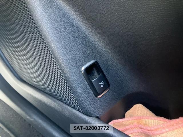 Mercedes Benz CLA-CLASS 2016-01 8871422-23