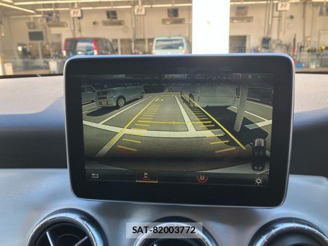 Mercedes Benz CLA-CLASS 2016-01 8871422-24