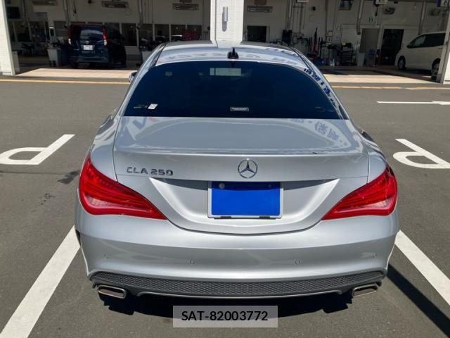 Mercedes Benz CLA-CLASS 2016-01 8871422-8