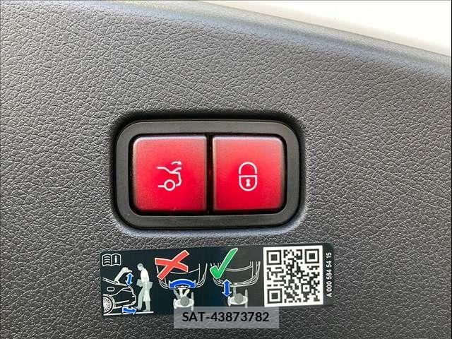 Mercedes Benz CLE-Class 2024-07 8627649-9